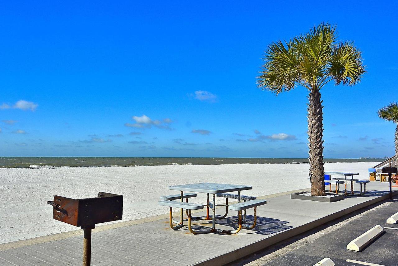 Sunset Chateau 409 St. Pete Beach Exterior foto