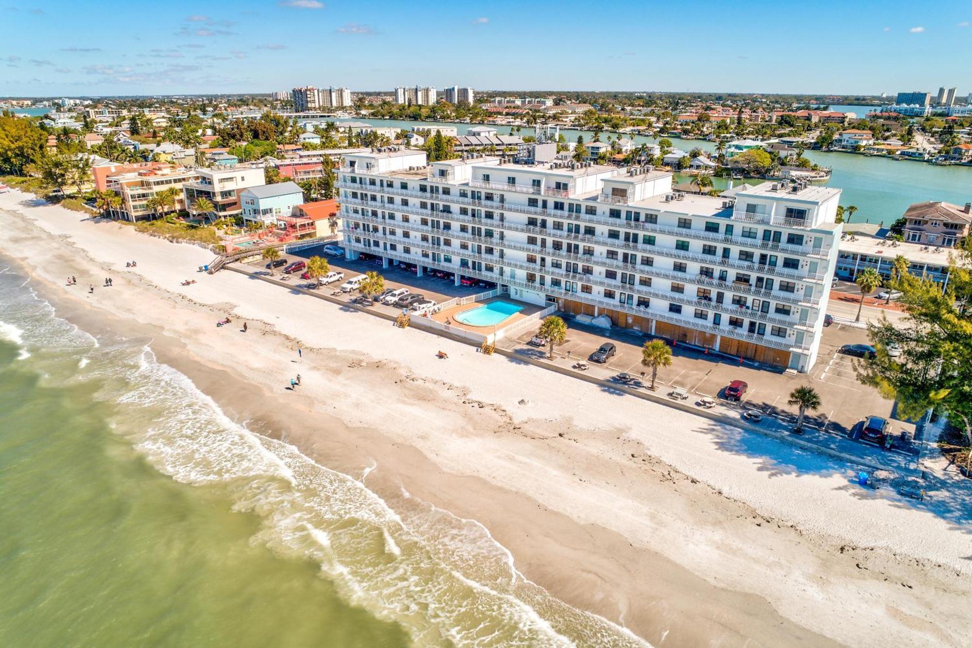 Sunset Chateau 409 St. Pete Beach Exterior foto